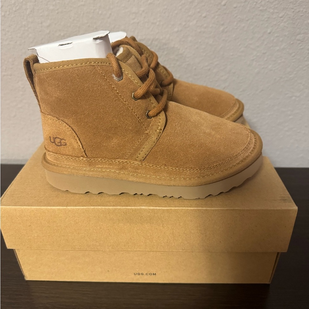 UGG Kids Chestnut Lace-Up Boots